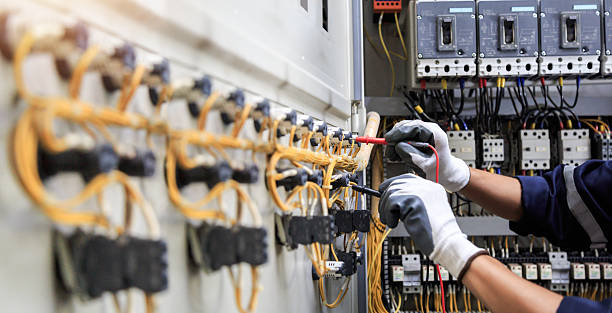 Professional Electrician technician working in Fort Meade, FL